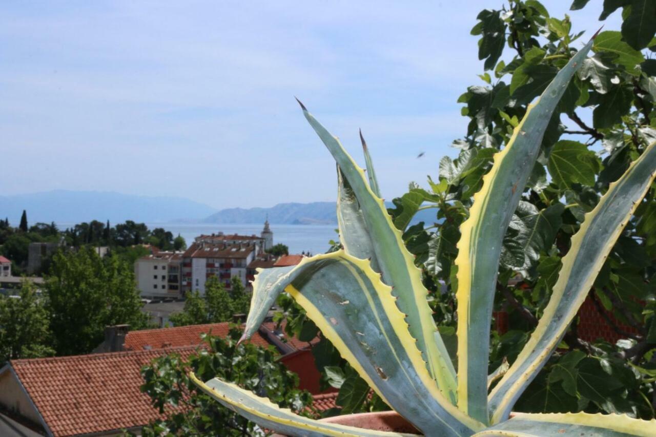 Central House Nona Crikvenica Εξωτερικό φωτογραφία