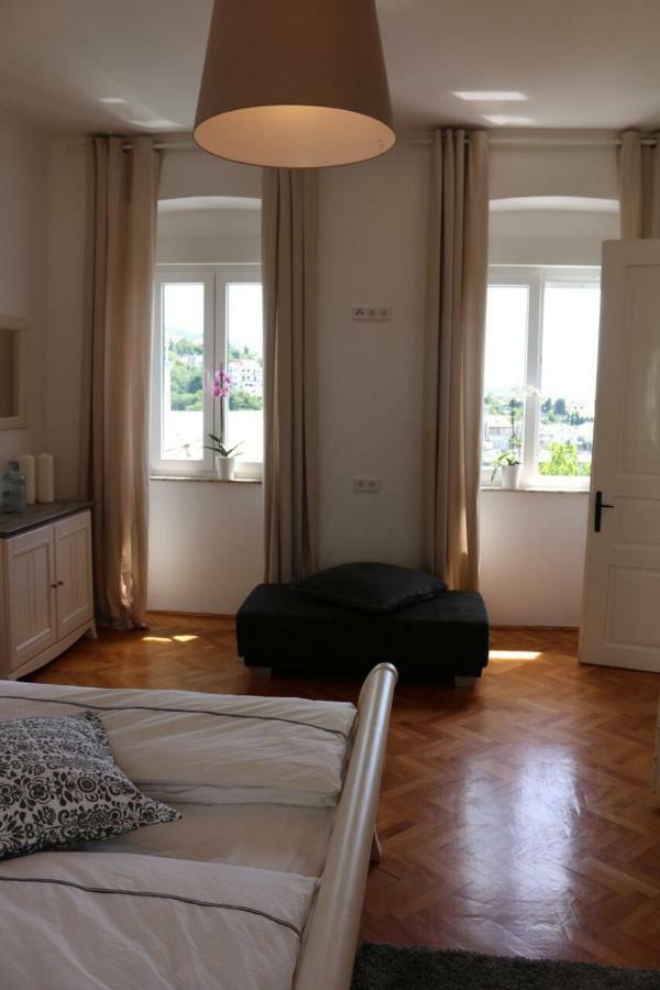 Central House Nona Crikvenica Εξωτερικό φωτογραφία