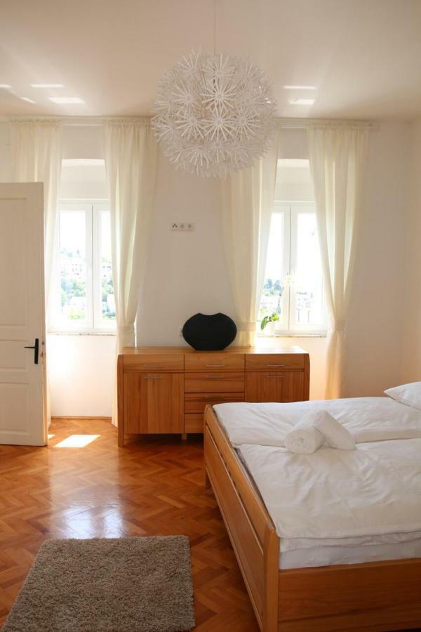 Central House Nona Crikvenica Εξωτερικό φωτογραφία