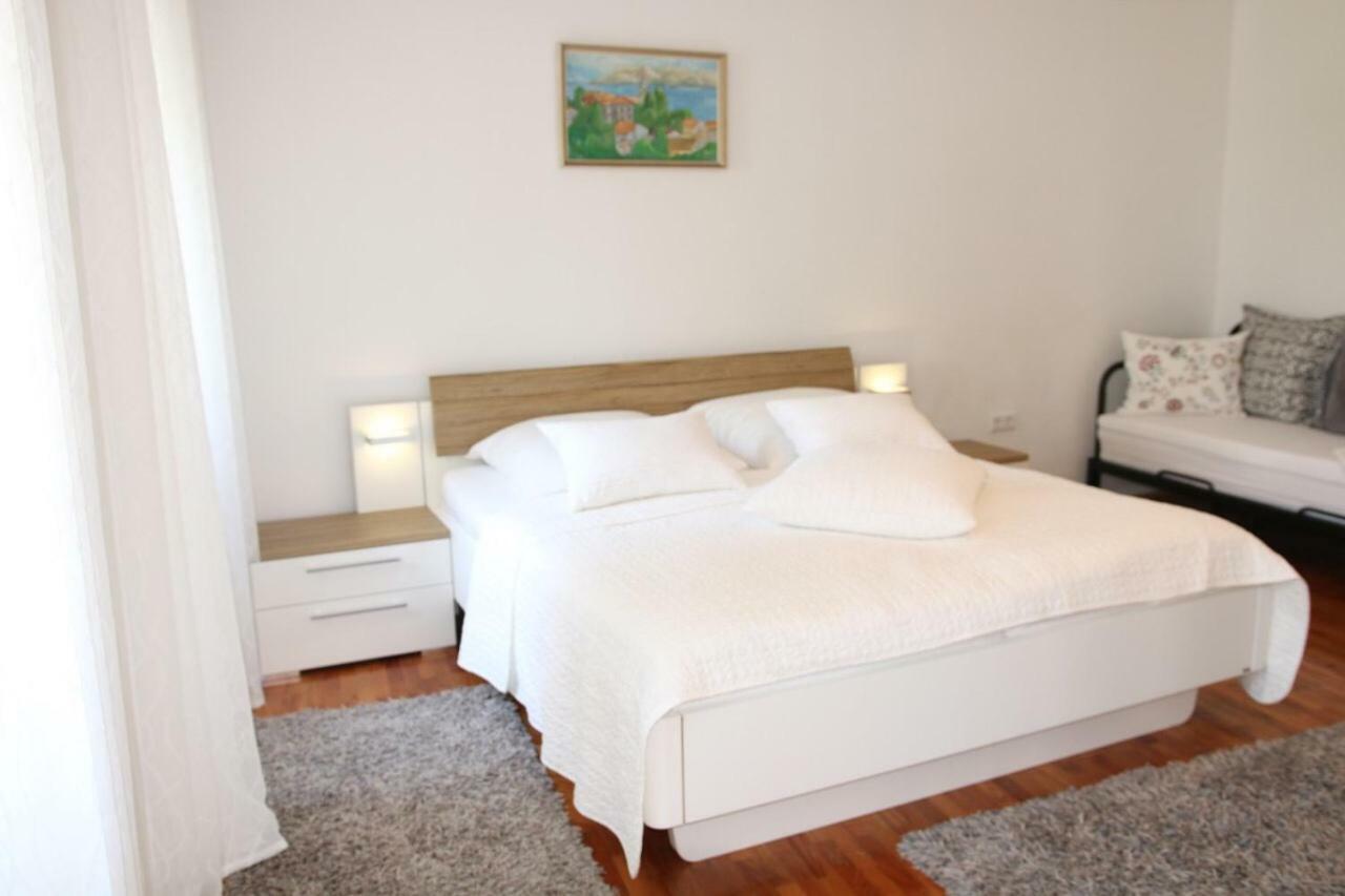 Central House Nona Crikvenica Εξωτερικό φωτογραφία