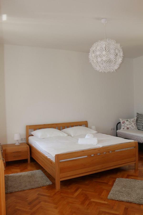 Central House Nona Crikvenica Εξωτερικό φωτογραφία