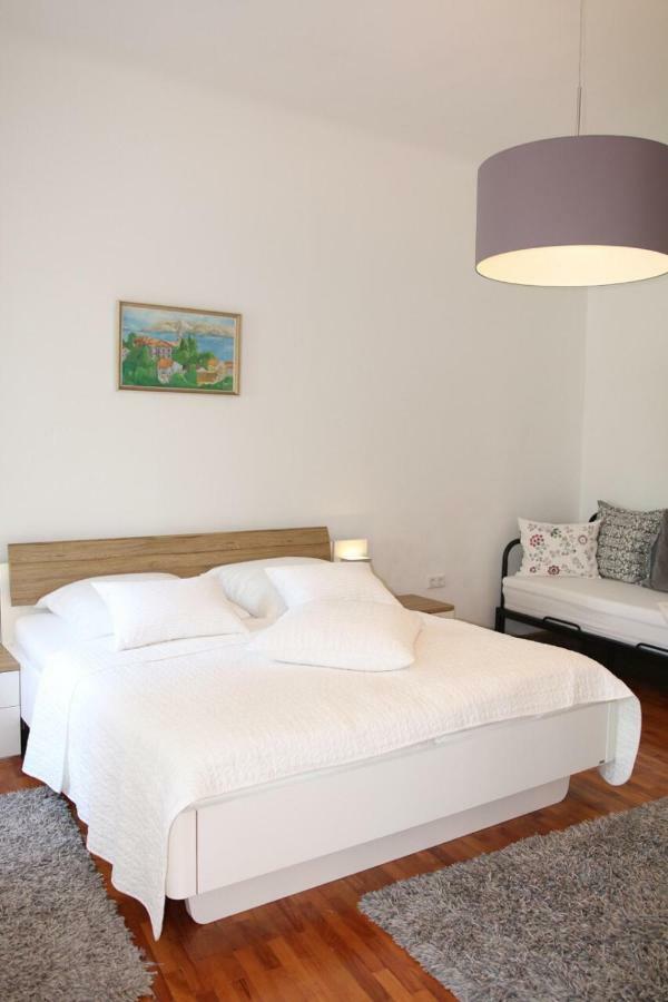 Central House Nona Crikvenica Εξωτερικό φωτογραφία