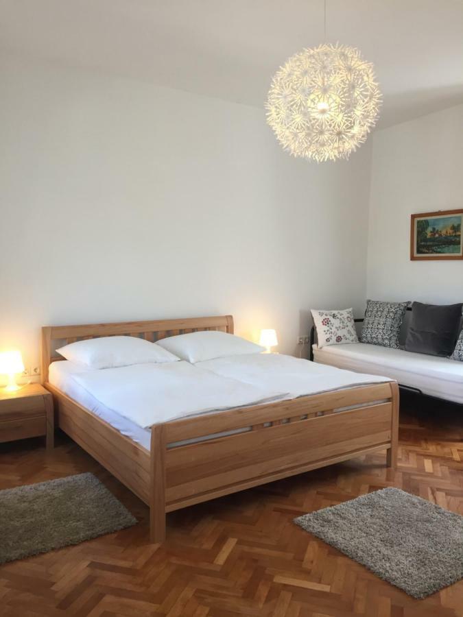 Central House Nona Crikvenica Εξωτερικό φωτογραφία