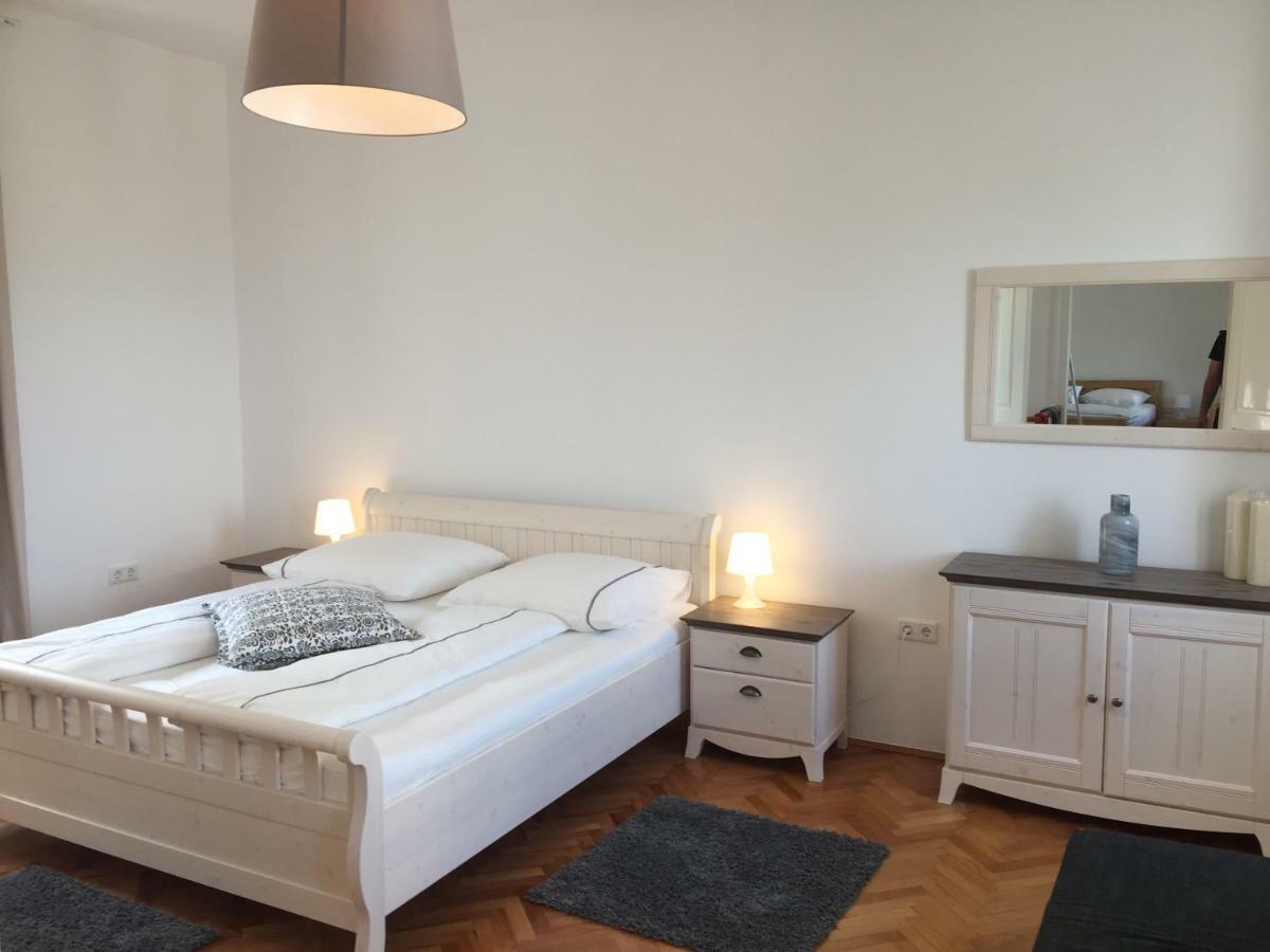 Central House Nona Crikvenica Εξωτερικό φωτογραφία